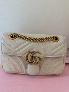 Gucci White Matelassé Shoulder Bag with Gold Hardware small